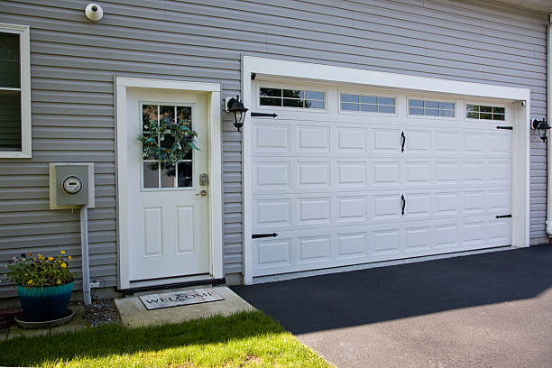 24/7 Emergency Garage Door Panel Replacement experts in Landover, MD